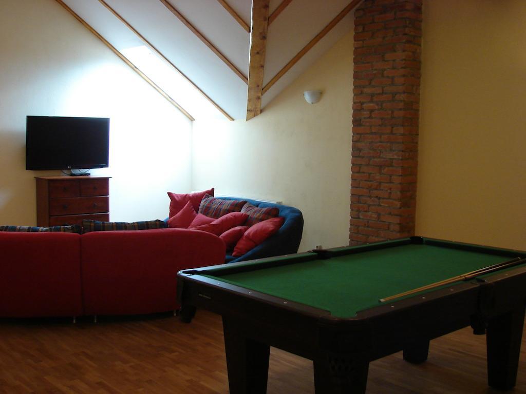 Gosc W Dom Hotel Zbąszynek Buitenkant foto